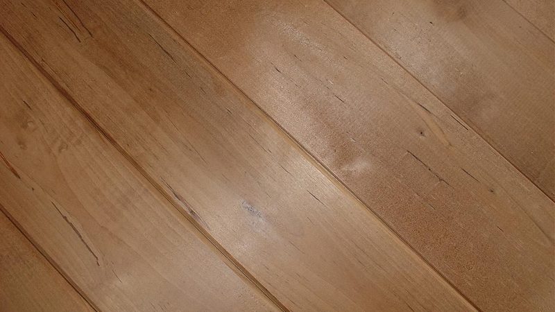 锁扣地板：耐潮湿性能解析与测评推荐